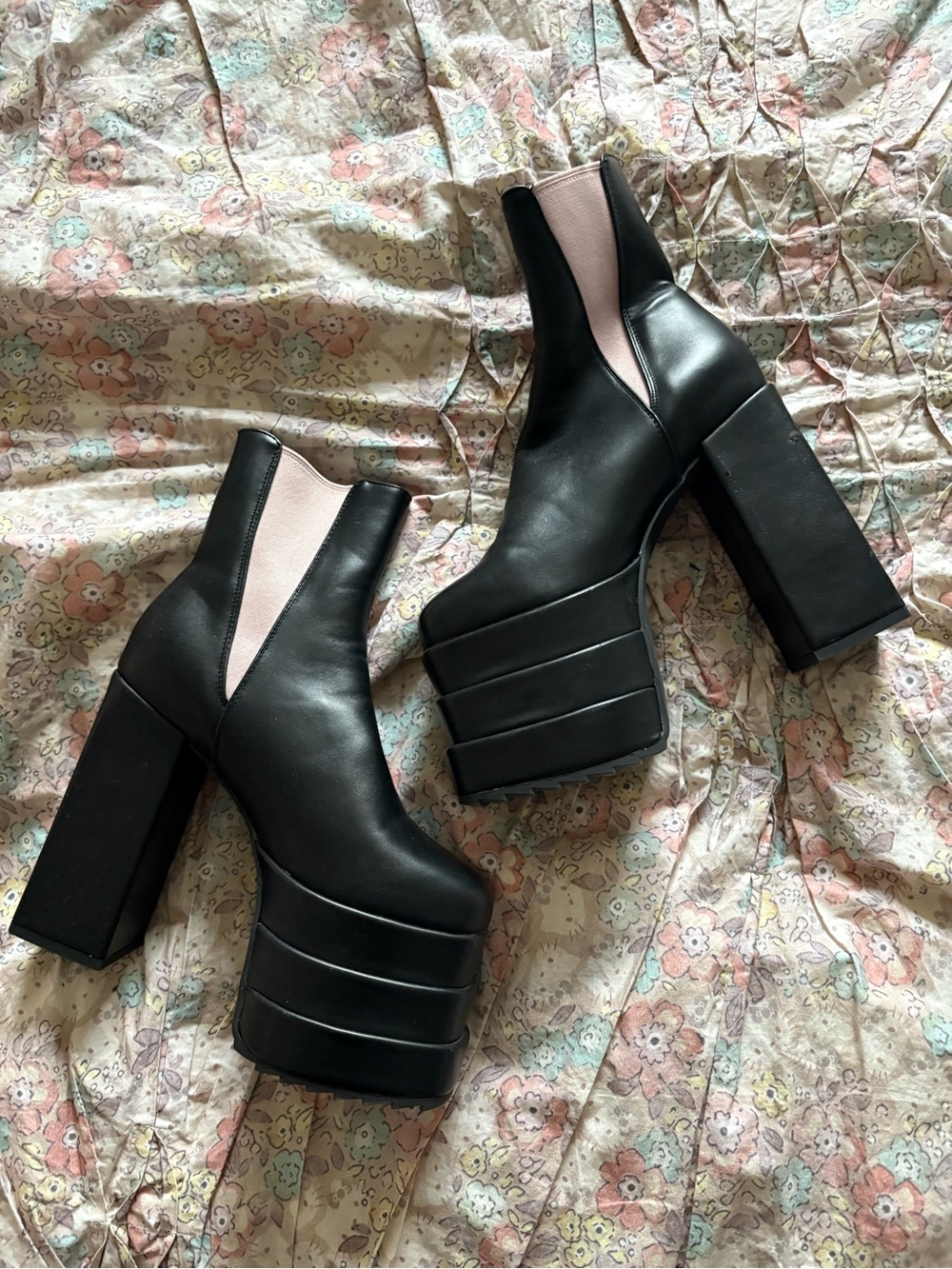 Platform LAMODA Ankle Boots in Black with Pink Stretch Panels